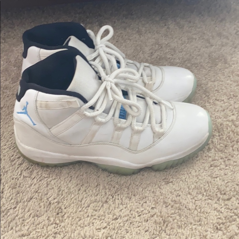Jordan 11 - Picture 2 of 4